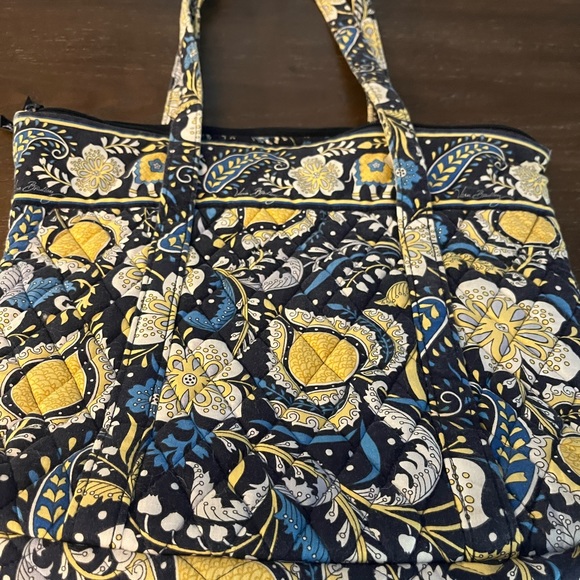 Vera Bradley, Tote in Retired Ellie Blue - Picture 2 of 12